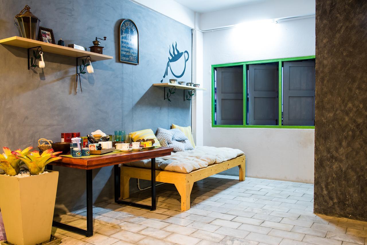 I Na Seaview Hostel Rayong Exterior photo