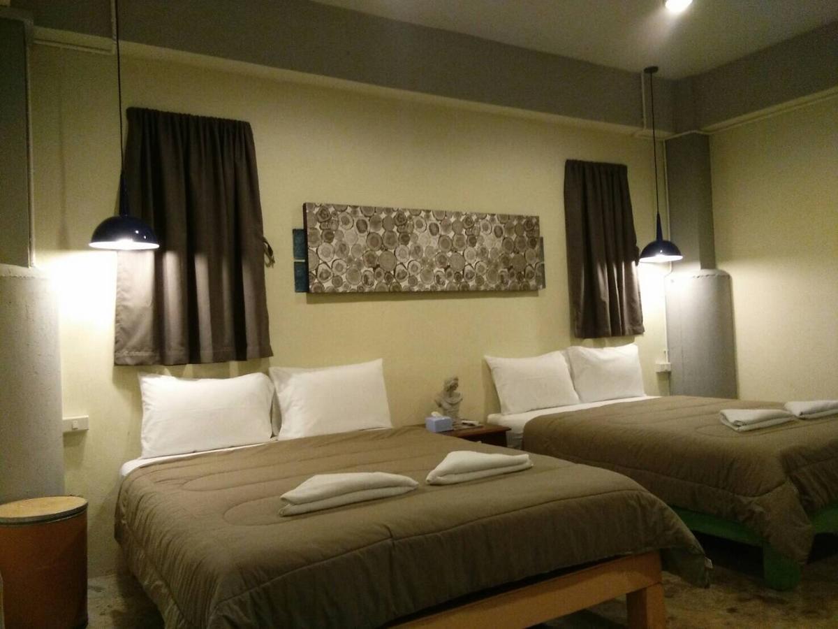 I Na Seaview Hostel Rayong Exterior photo