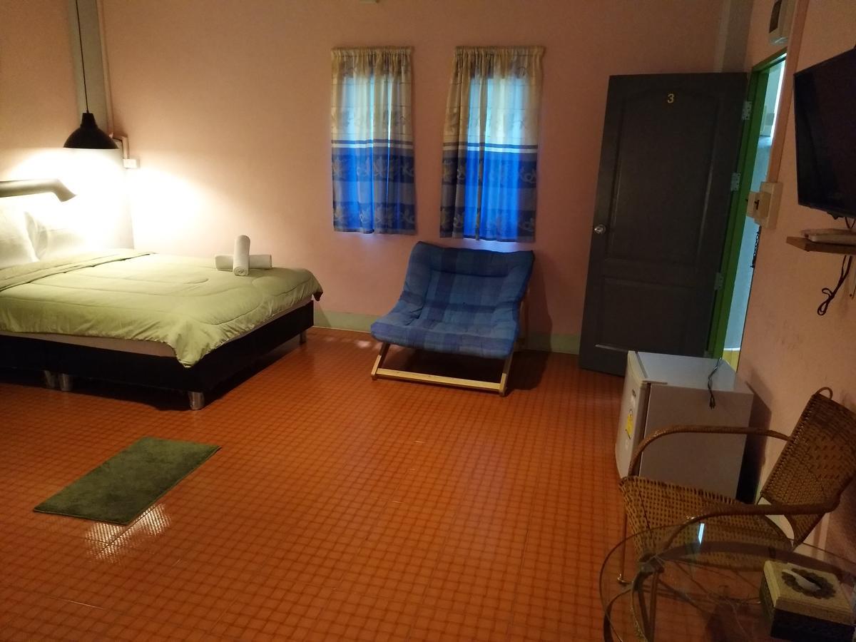 I Na Seaview Hostel Rayong Exterior photo