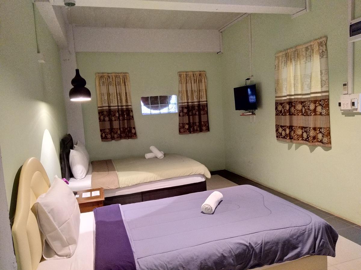 I Na Seaview Hostel Rayong Exterior photo