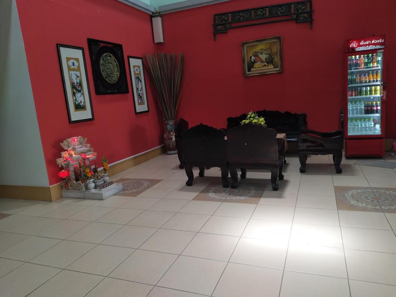 I Na Seaview Hostel Rayong Exterior photo